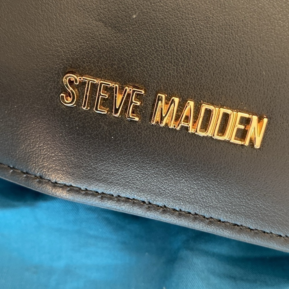 Steve Madden Black gold adjustable removable strap  Blexxy Crossbody Bag Purse - Picture 6 of 11